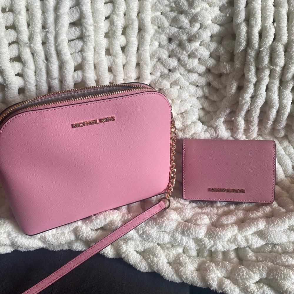 Michael Kors Crossbody & Wallet 💖